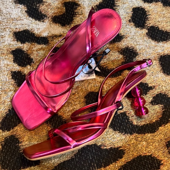 NWT Zara Pink Metallic Strappy Round Heels - Picture 4 of 9